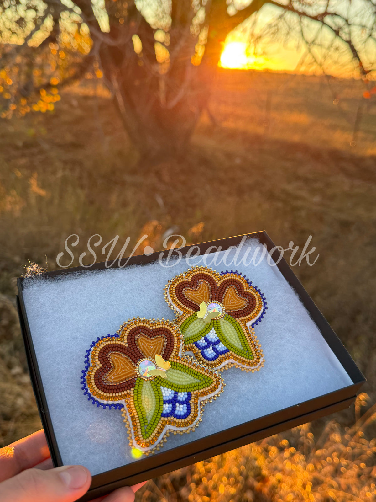 24k gold Topaz & Blue Beaded florals