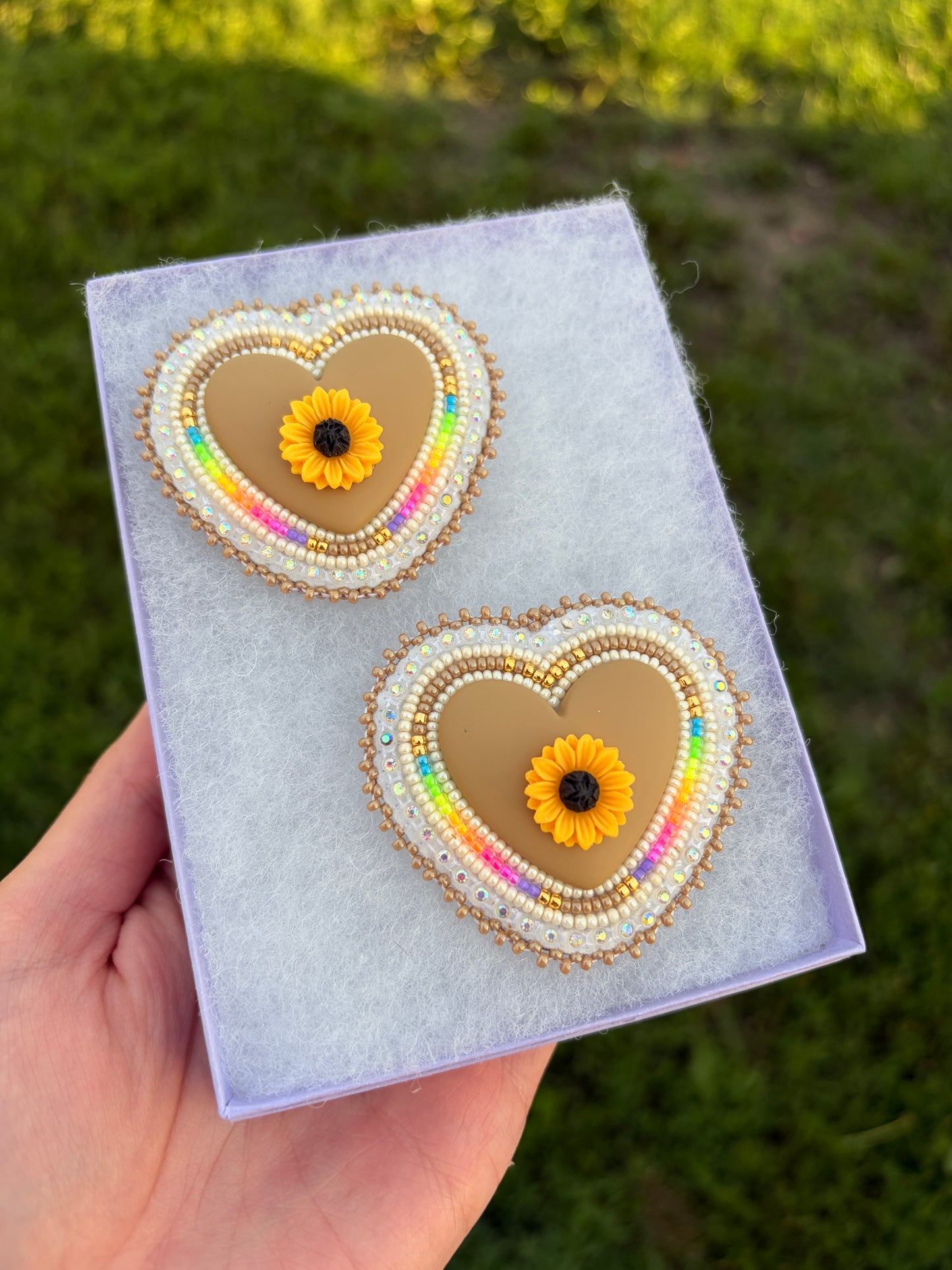 Brown Sunflower Heart Earrings 🌻